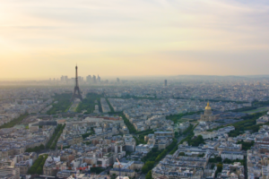 Paris curbed cars—and cleared the air: what 20 years of bold green policy achieved | The Optimist Daily