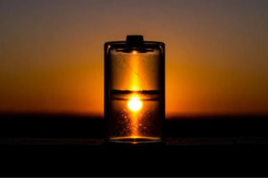 A new liquid battery stores solar heat for weeks